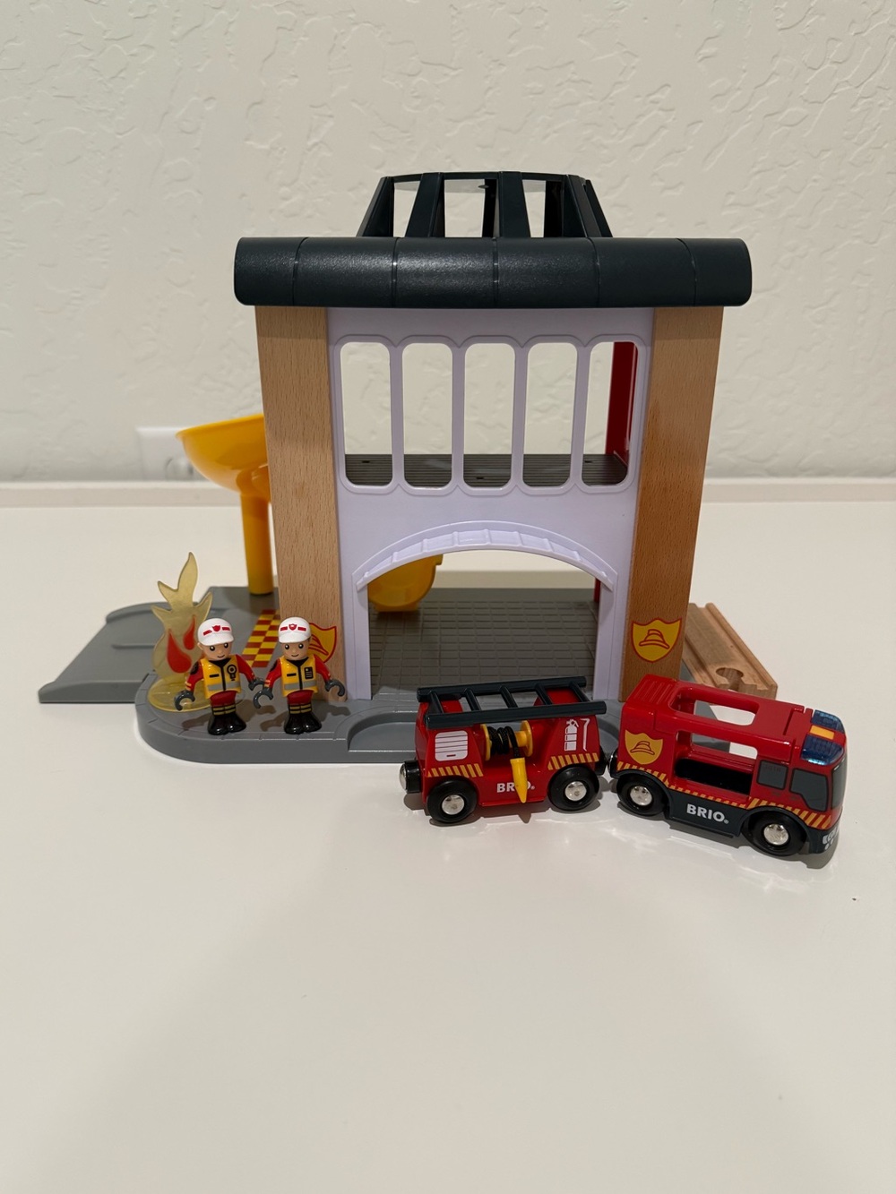 BRIO World - 33833 Fire Station Train Set Accessory